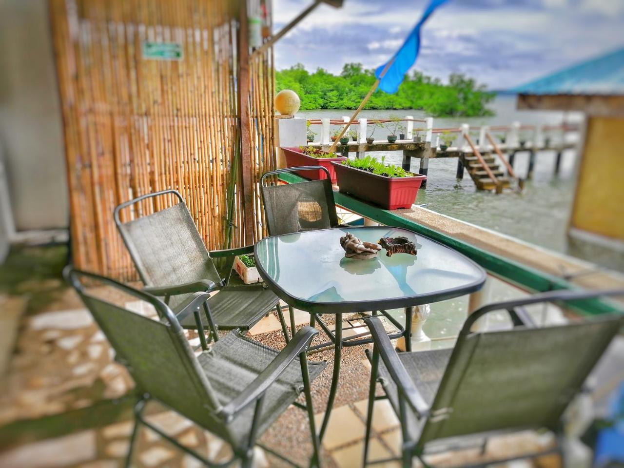 Bella Louise Lodging House Bar And Resto Busuanga Exteriör bild